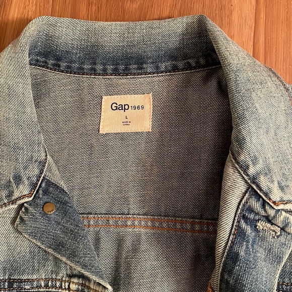 GAP Icon Denim Jacket - Picture 2 of 9